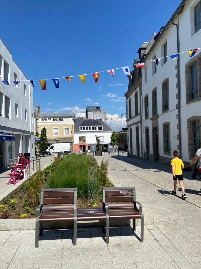 Votre Mini Maison En Plein Coeur Du Centre Ville -Terrasse - Et Parking Prive Sur Place Clos - Draps Et Menage Inclus コンカルノー エクステリア 写真