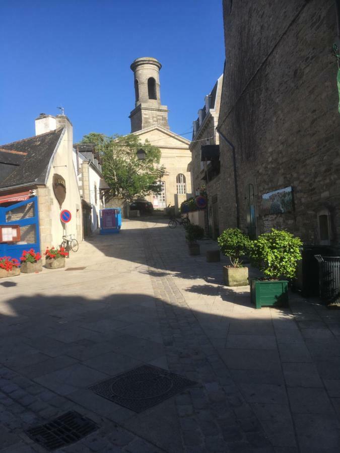 Votre Mini Maison En Plein Coeur Du Centre Ville -Terrasse - Et Parking Prive Sur Place Clos - Draps Et Menage Inclus コンカルノー エクステリア 写真