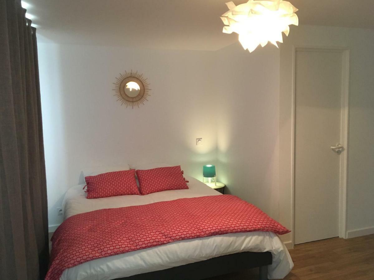 Votre Mini Maison En Plein Coeur Du Centre Ville -Terrasse - Et Parking Prive Sur Place Clos - Draps Et Menage Inclus コンカルノー エクステリア 写真