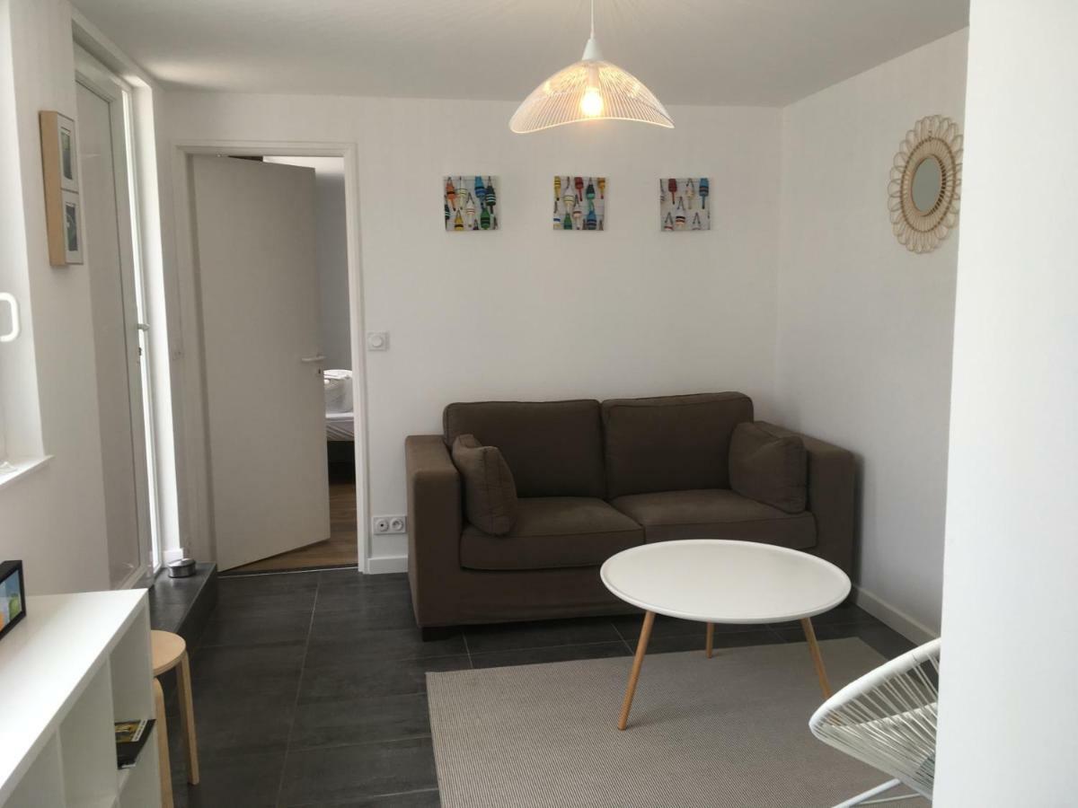 Votre Mini Maison En Plein Coeur Du Centre Ville -Terrasse - Et Parking Prive Sur Place Clos - Draps Et Menage Inclus コンカルノー エクステリア 写真