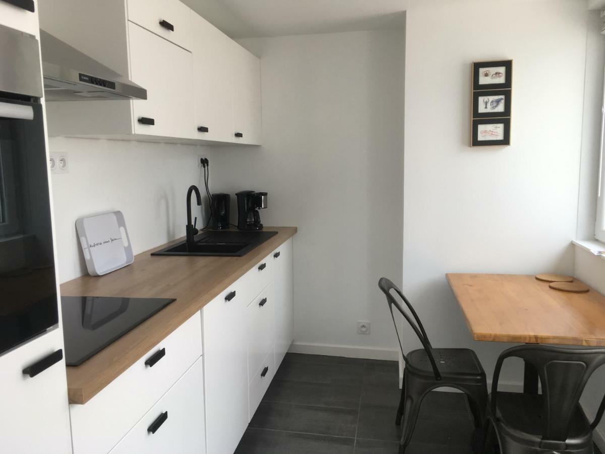 Votre Mini Maison En Plein Coeur Du Centre Ville -Terrasse - Et Parking Prive Sur Place Clos - Draps Et Menage Inclus コンカルノー エクステリア 写真
